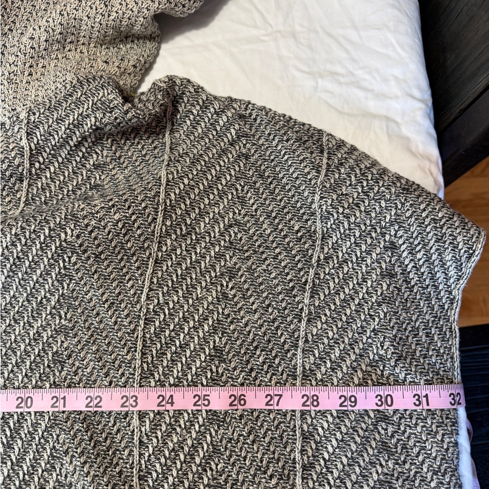 Eight Eight Eight Gray Marled Open Front Knit Poncho Sweater Plus Size 1X - Picture 6 of 7